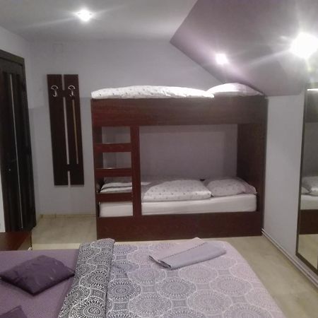 Casa De Vacanta Silvia Vărmaga Exteriör bild