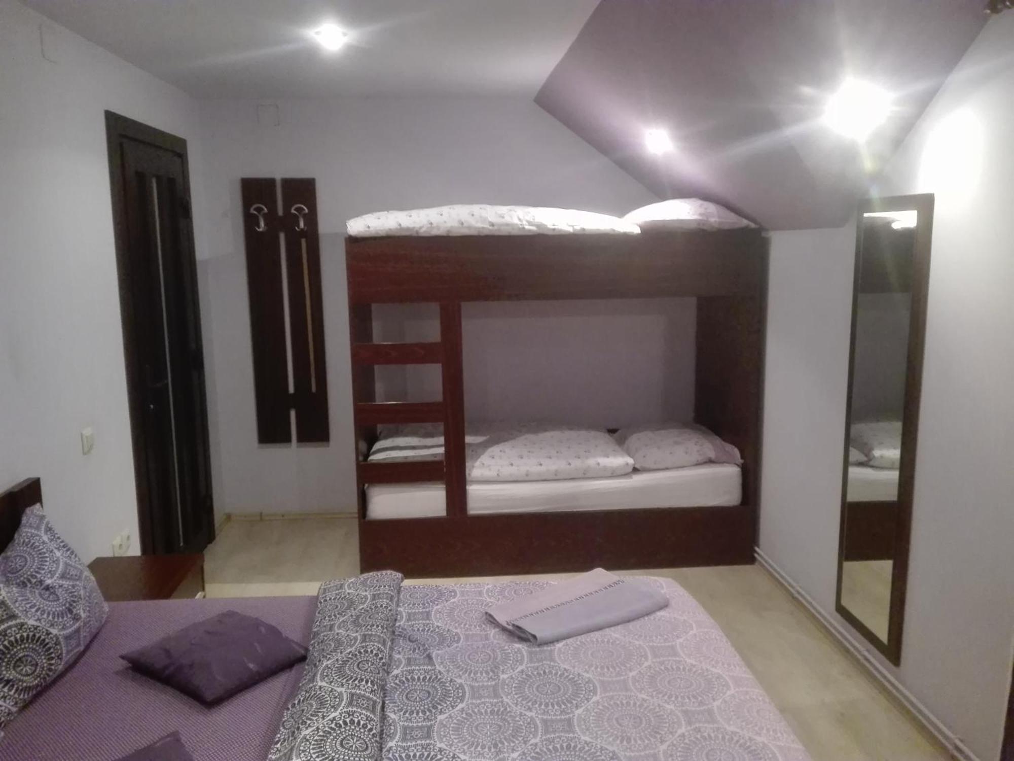 Casa De Vacanta Silvia Vărmaga Exteriör bild