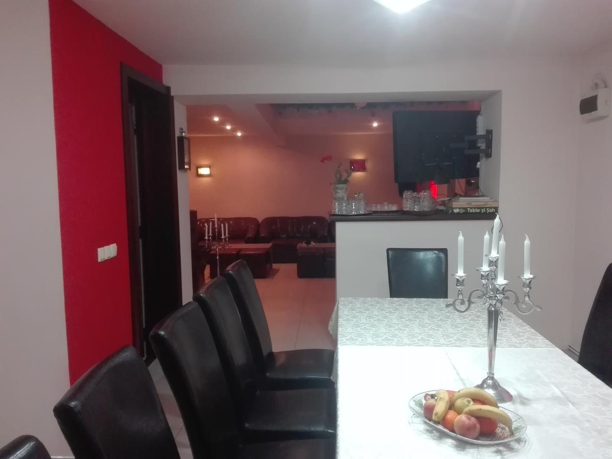 Casa De Vacanta Silvia Vărmaga Exteriör bild