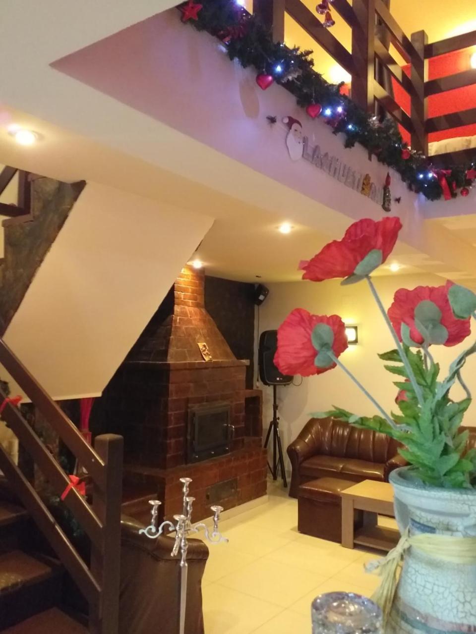 Casa De Vacanta Silvia Vărmaga Exteriör bild