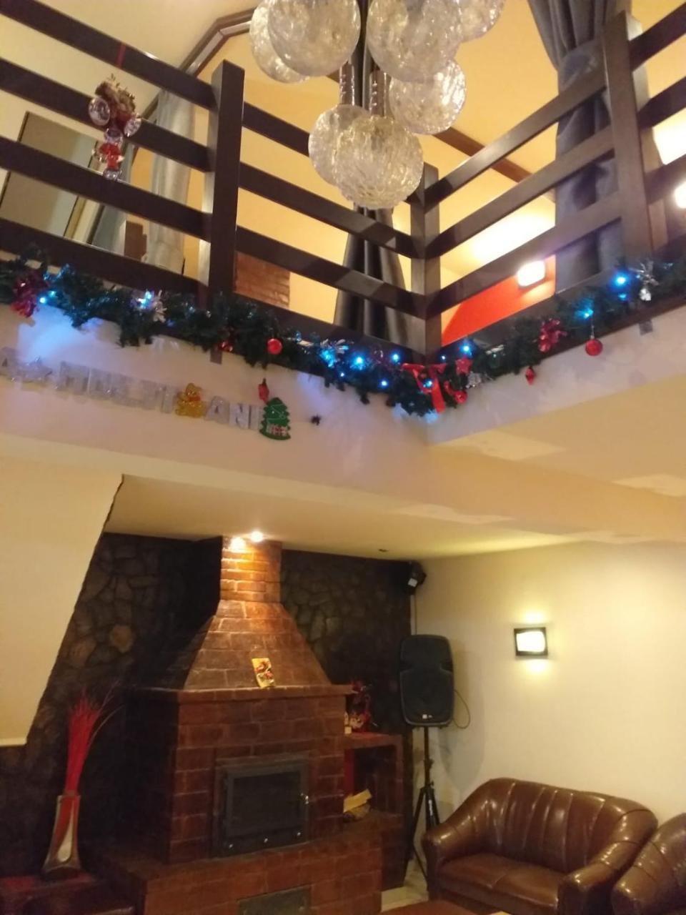 Casa De Vacanta Silvia Vărmaga Exteriör bild