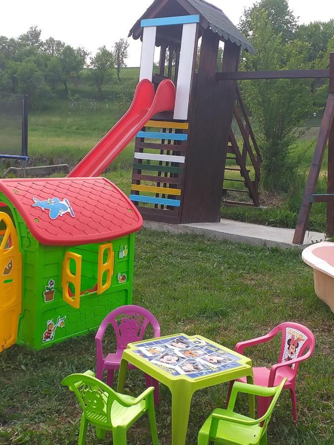 Casa De Vacanta Silvia Vărmaga Exteriör bild